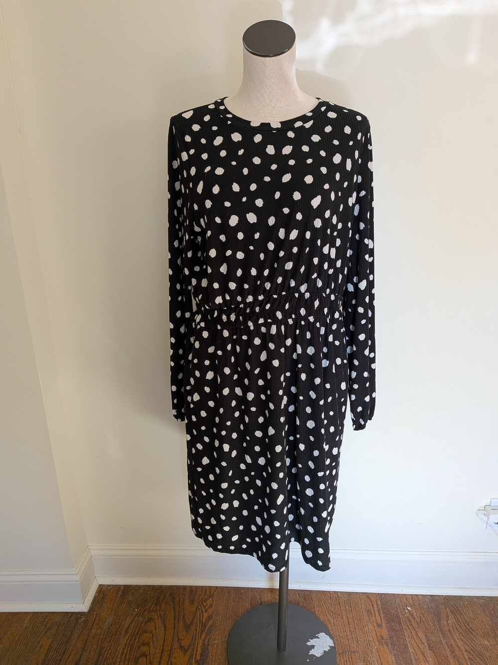 Black and White Polka Dot Midi Dress with Long Sleeves